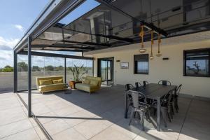 4-Bedroom Apartment with Sea View, Large Terrace and Parking in LAmetlla de Mar