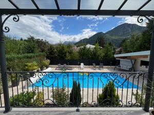 Belle maison familiale avec piscine et dépendance à 2min du lac