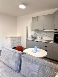 Modern Studio with Walk to O2 Arena and Metro