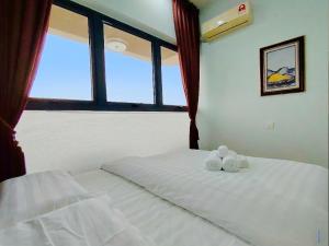 Deluxe 3 Bedroom Garden View