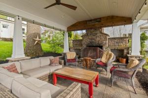 Conesus Lakefront Dock Modern Amenities