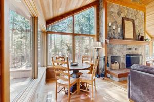 Tree-lined home with private hot tub 7 pools 14 tennis courts golf gym AC