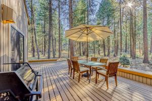 Dreamy mountain escape with hot tub pools golf gym & grill