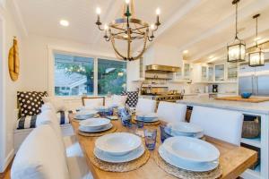 Elegant Home with Game Room Gourmet Kitchen & Deck with Ocean View