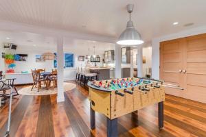 Elegant Home with Game Room Gourmet Kitchen & Deck with Ocean View