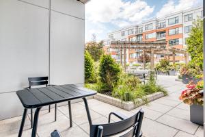 Blueground St Elizabeths balcony nr park BOS-1211