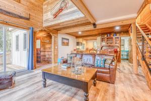 Fantastic river cabin near Mount Hood with private hot tub firepit & wood stove