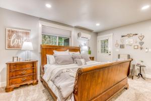 Inviting home with fireplace sauna full kitchen & W&D