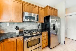 Oceanfront top floor condo with stunning views gas fireplace and grill