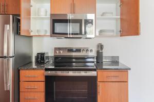 Blueground Santa Clara pool nr Central Park SFO-1978