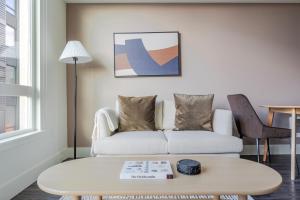 Blueground Lynnwood view nr Scriber Lake Park SEA-952