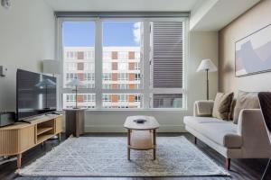 Blueground Lynnwood view nr Scriber Lake Park SEA-952