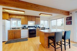 Oceanview Home with Beautiful Deck & Private Playground - Blocks to the Beach