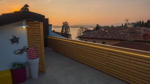 Sunset Lake View with private terrace - Italian Homing