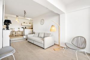 WELCS APARTAMENTO 334 EMP frente al mar