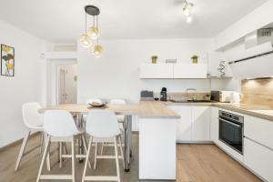 WELCS APARTAMENTO 334 EMP frente al mar