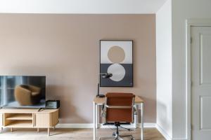 Blueground West Bellevue view nr Lake Washington SEA-1002