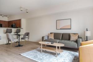 Blueground West Bellevue view nr Lake Washington SEA-1002