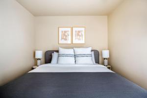 Blueground Lower Queen Anne rooftop nr Space Needle SEA-572