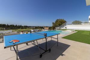 Royal Luxury Jacuzzi, Infinity Pool & Fireplace