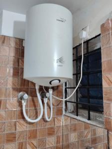 1 AC Room in 2 BHK flat