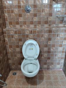 1 AC Room in 2 BHK flat