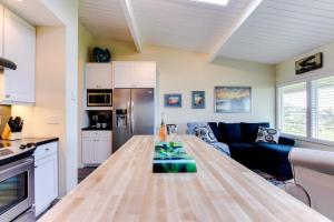 Oceanfront getaway close to Gearhart Golf Links no pets