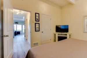 Oceanfront getaway close to Gearhart Golf Links no pets
