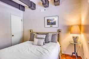 Dog-friendly home with washer&dryer & wood stove