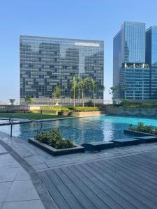 Spacious City Living at Uptown Parksuites
