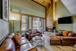 Convenient & comfortable dog-friendly condo with Northstar Rec Center access