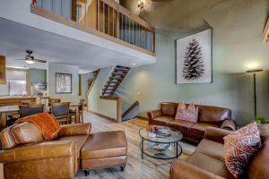 Convenient & comfortable dog-friendly condo with Northstar Rec Center access