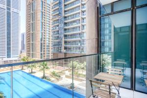 Blueground Marina Gate balcony elevator pool DXB-1097