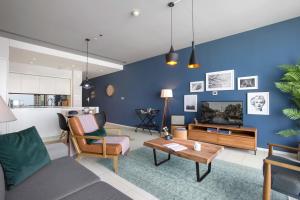 Blueground DIFC city view pool gym DXB-154