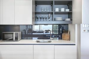 Blueground DIFC city view pool gym DXB-154