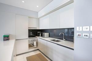 Blueground DIFC city view pool gym DXB-154