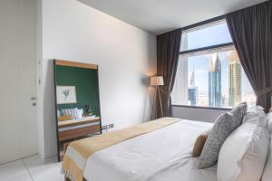 Blueground DIFC city view pool gym DXB-154