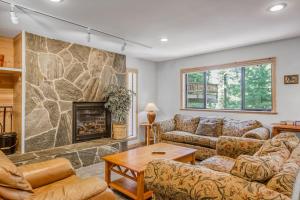 Friendly Home with Fast WiFi and Gas Fireplace