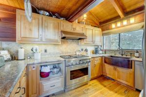 Rustic-chic condo with pool sauna hot tub tennis fireplace game room & deck