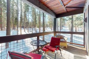Bright studio with access to hot tub & pools - near the slopes