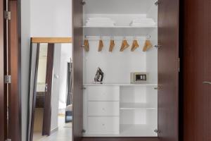 Blueground JBR Sea View pool gym DXB-596