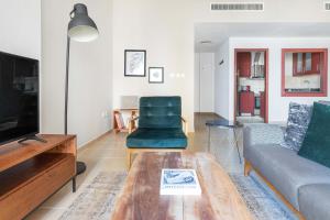 Blueground JBR Sea View pool gym DXB-676