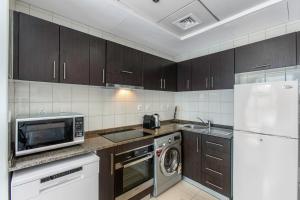 Blueground Marina pool gym DXB-93