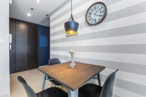 Blueground Marina pool gym DXB-93