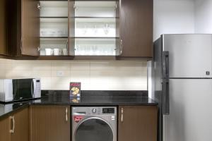 Blueground Sheikh Zayed Road pool gym DXB-502