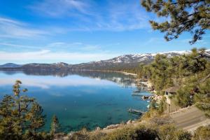 Inviting Townhome with Heated Floors Ski Storage Close to Heavenly Ski Resort