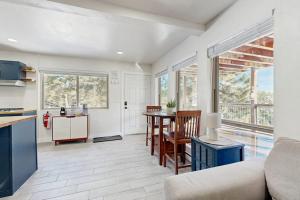 Inviting Townhome with Heated Floors Ski Storage Close to Heavenly Ski Resort