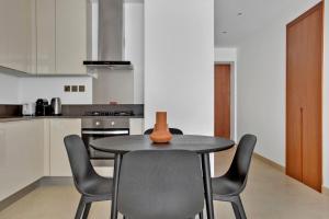 Blueground Marina Gate City View pool gym DXB-1138