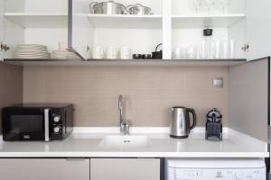 Blueground Marina Sea View pool gym DXB-611