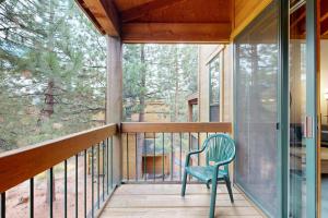Mountain Condo with Fireplace Balcony WiFi